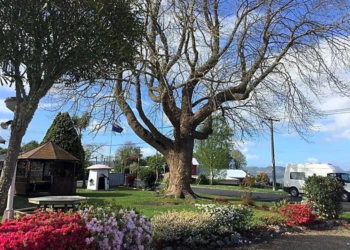 Hotel Waiteti Lakefront 4*