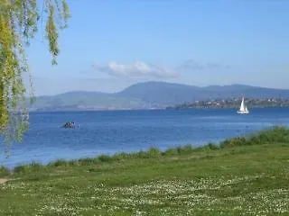 Waiteti Lakefront Hotel 4*